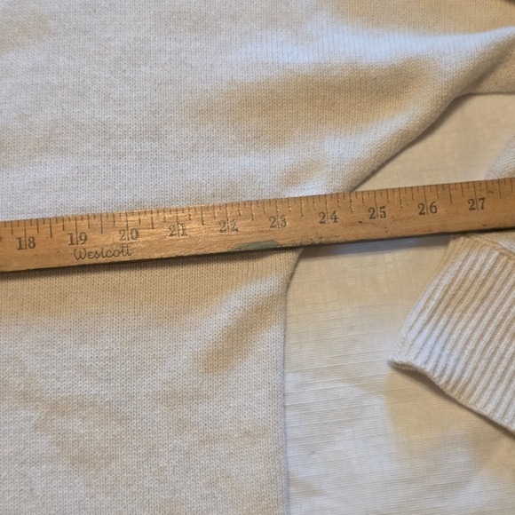 Tahari Cream V-neck Knit Sweater Cotton Blend Women Small Oversized minimalist - Picture 5 of 9